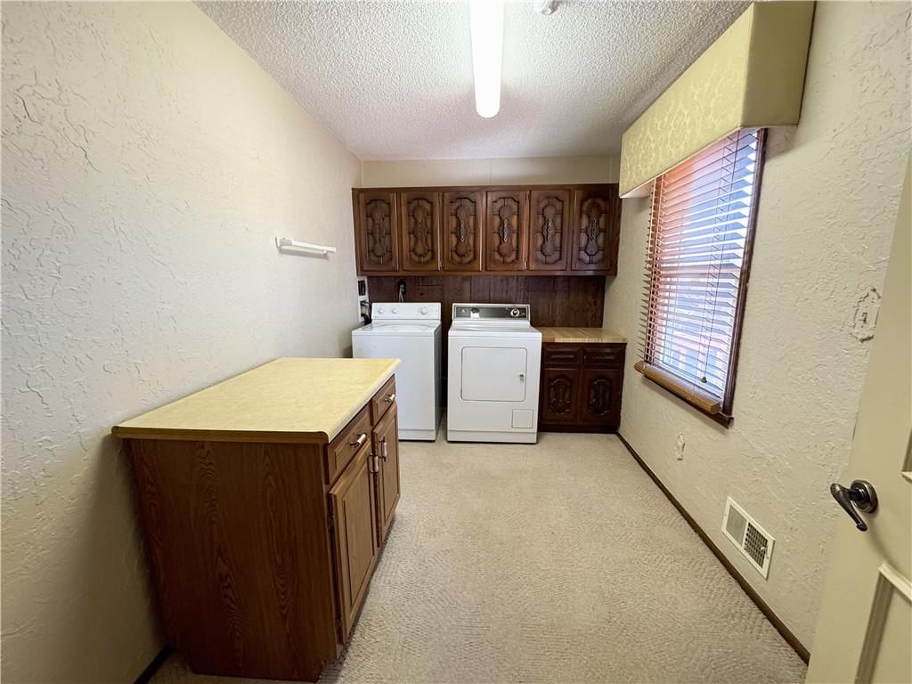 900 NW Roanoke Drive — photo 32