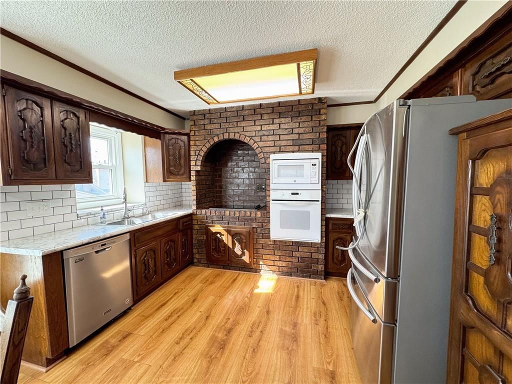 900 NW Roanoke Drive — photo 10