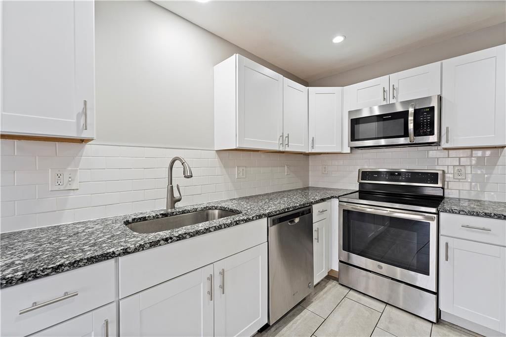 714 NE Swann Circle — photo 13