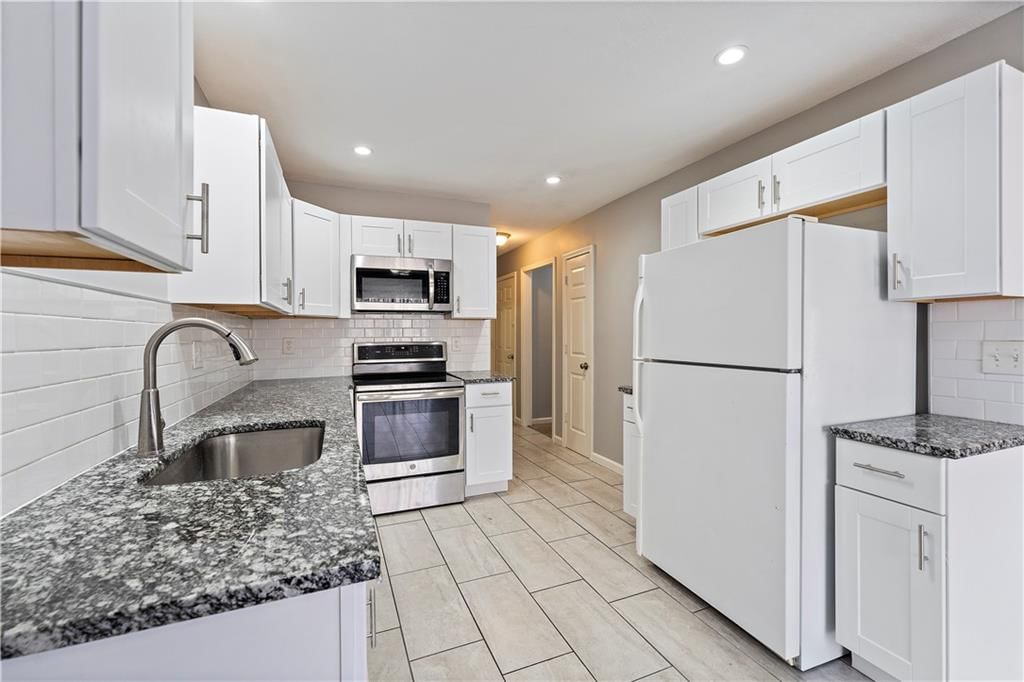 714 NE Swann Circle — photo 14