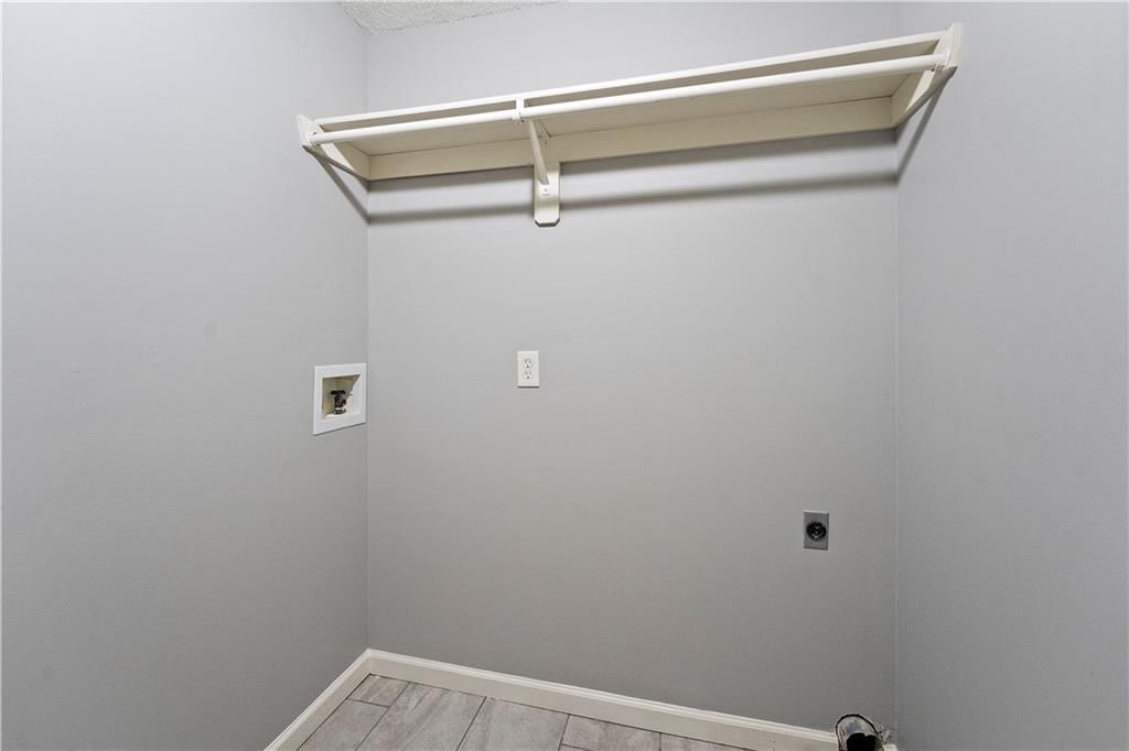 714 NE Swann Circle — photo 16