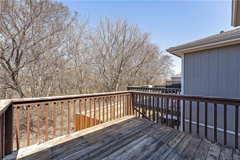 714 NE Swann Circle — photo 27