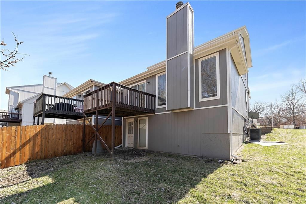 714 NE Swann Circle — photo 30