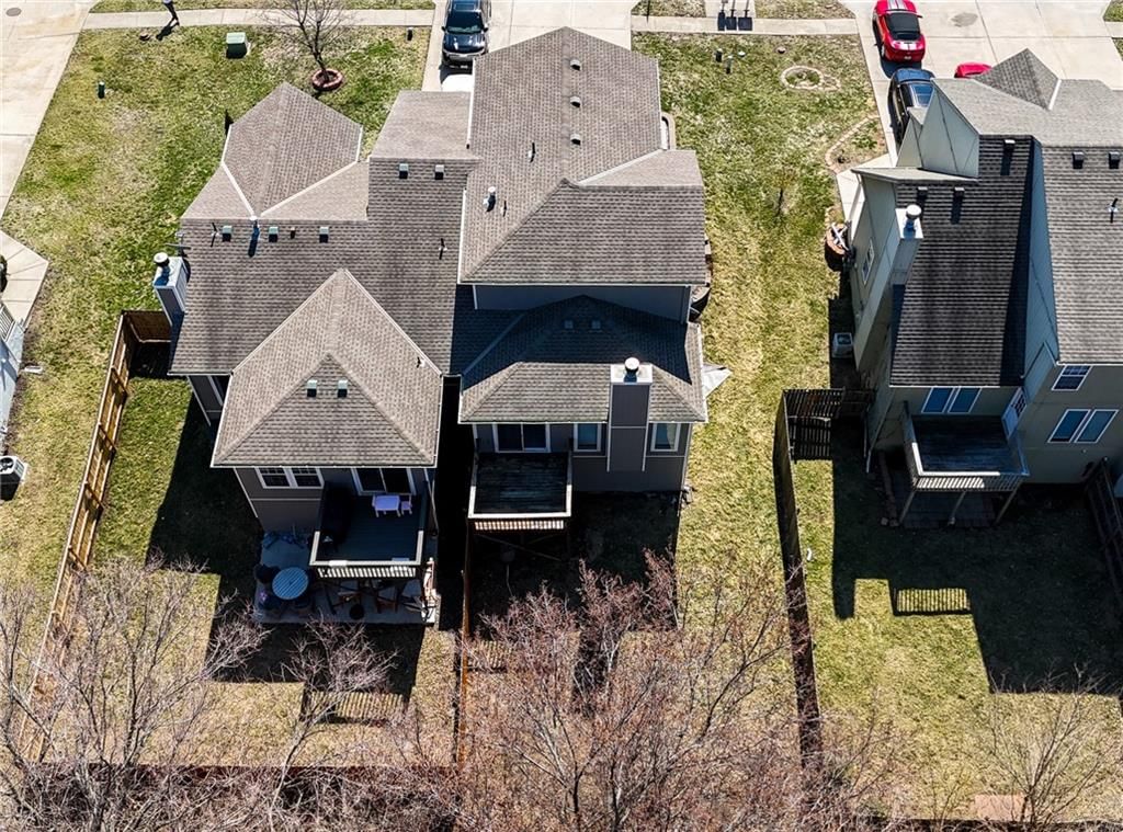 714 NE Swann Circle — photo 37