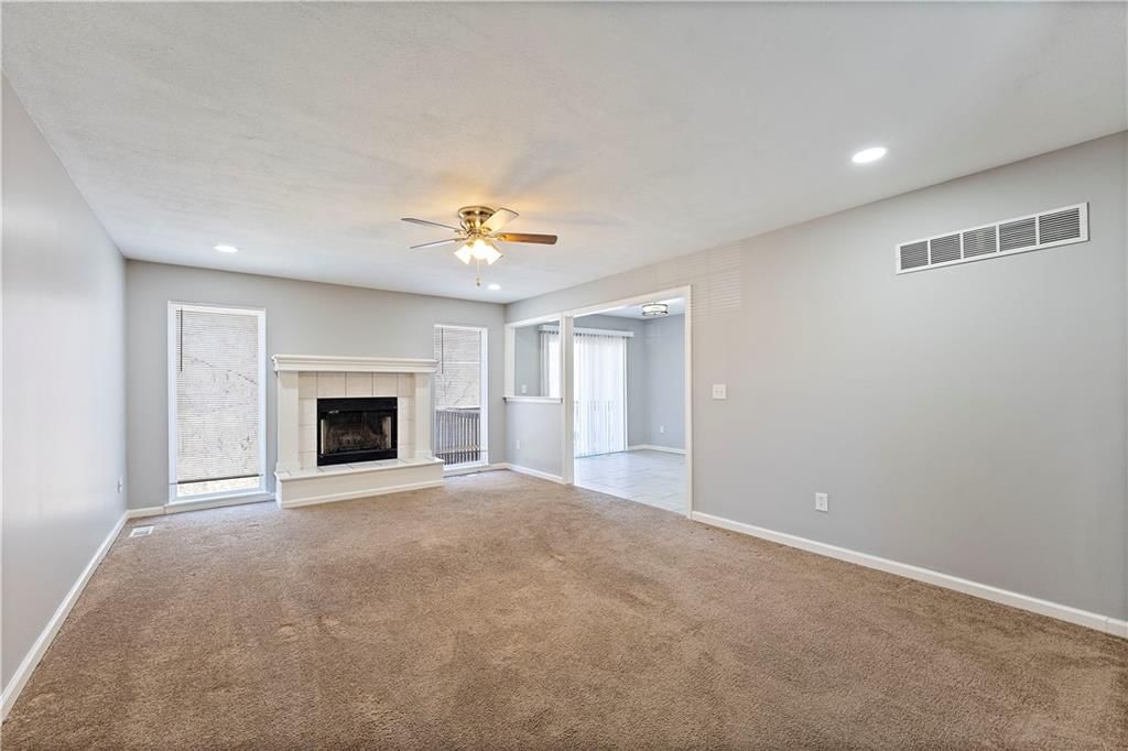 714 NE Swann Circle — photo 6