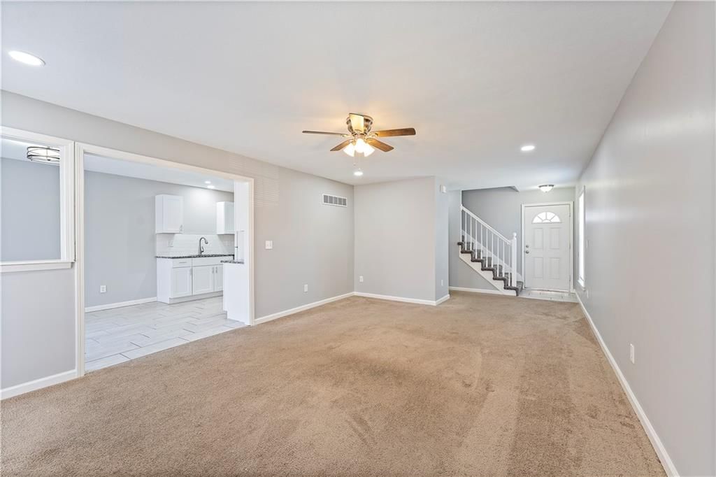 714 NE Swann Circle — photo 9