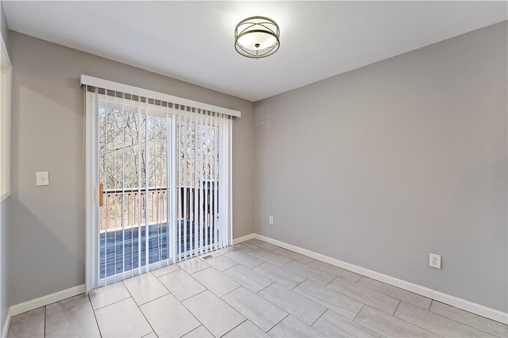 714 NE Swann Circle — photo 10