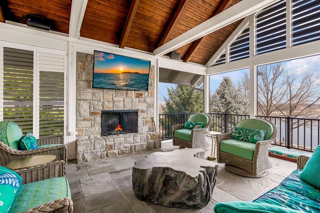114 Lakeshore Drive — photo 33