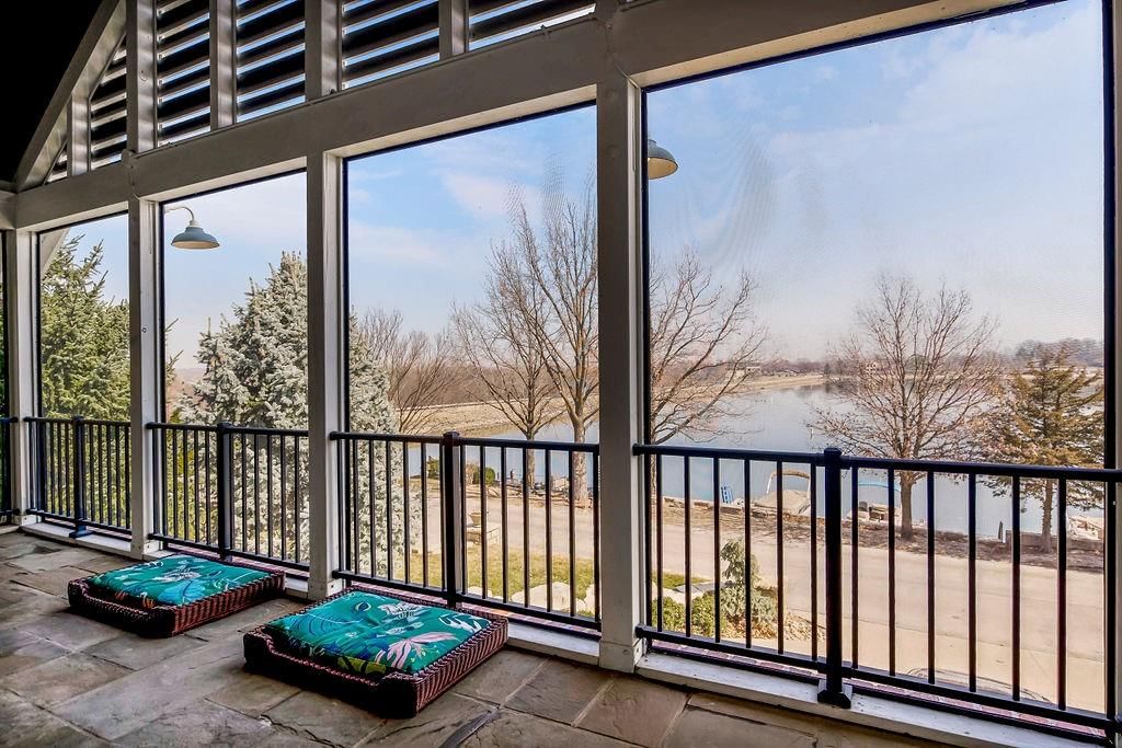 114 Lakeshore Drive — photo 35