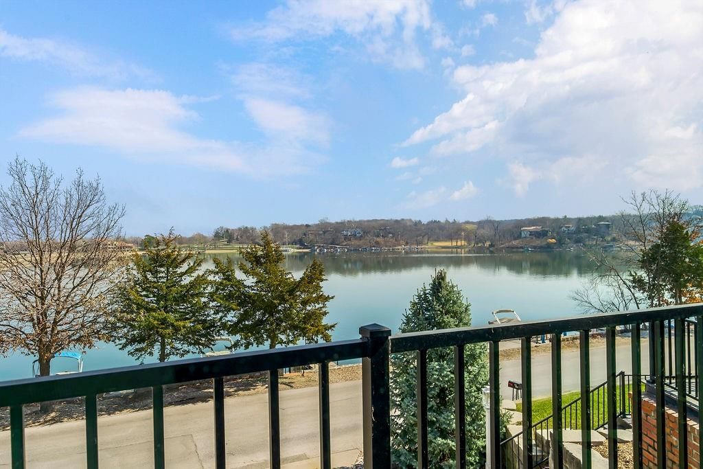 114 Lakeshore Drive — photo 36