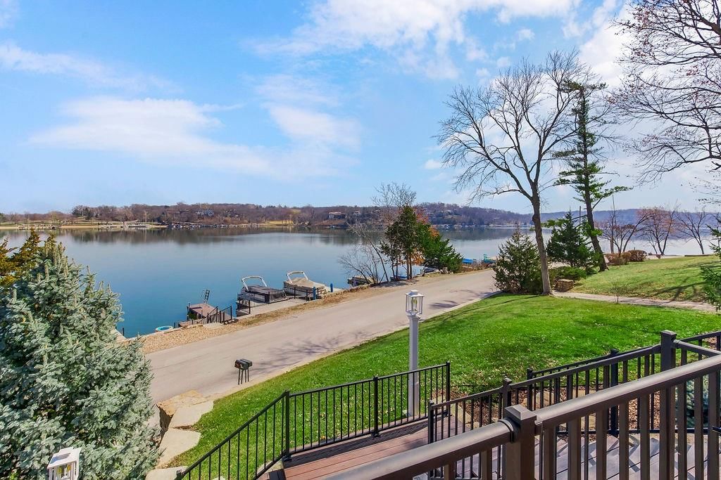 114 Lakeshore Drive — photo 49