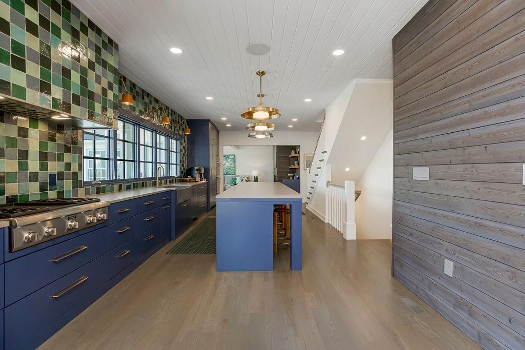 114 Lakeshore Drive — photo 8