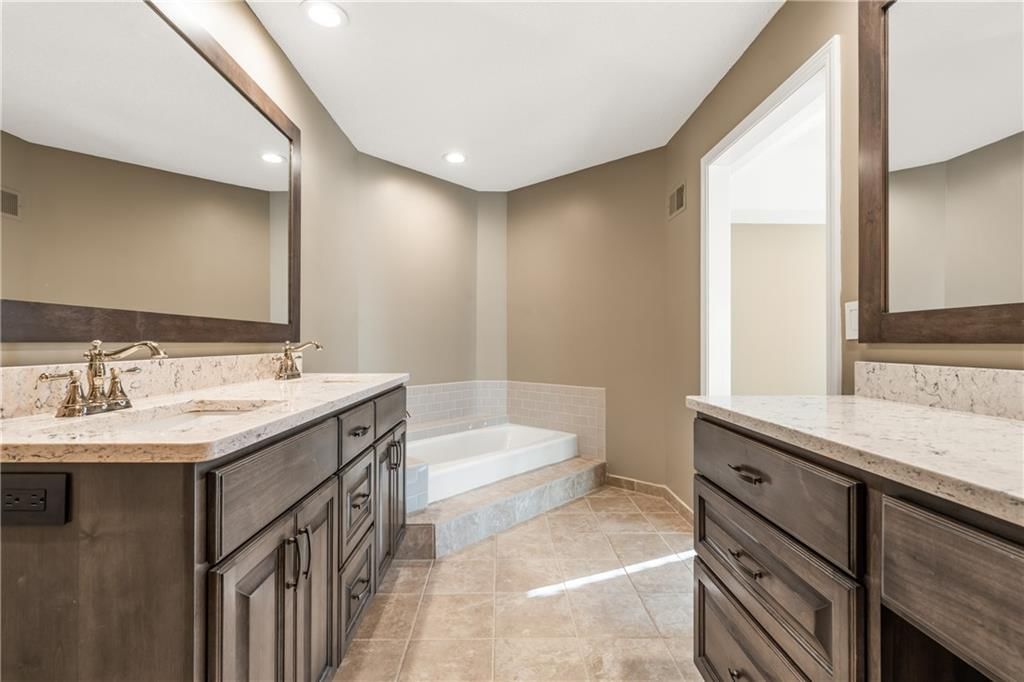 113 NE Shoreview Court — photo 27