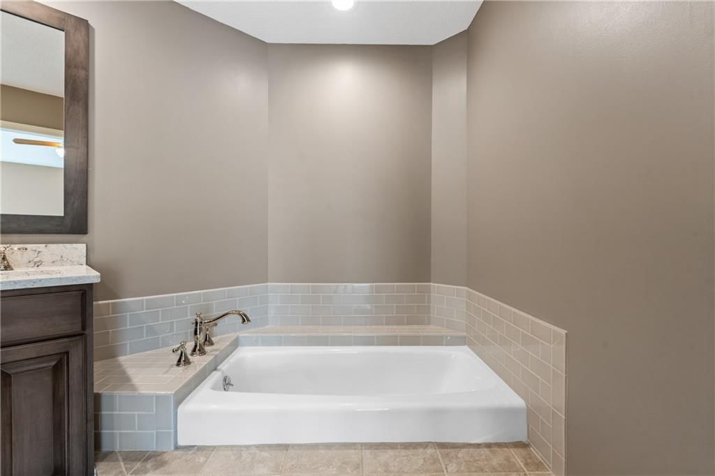 113 NE Shoreview Court — photo 28