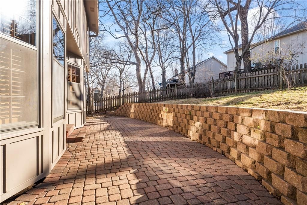 113 NE Shoreview Court — photo 46