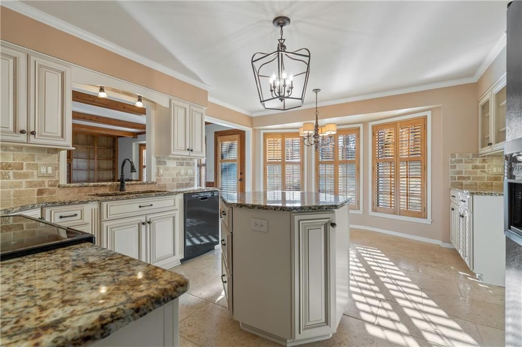 113 NE Shoreview Court — photo 9