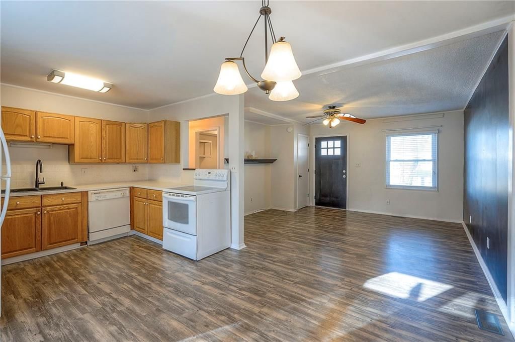 701 N ROGERS Street — photo 13