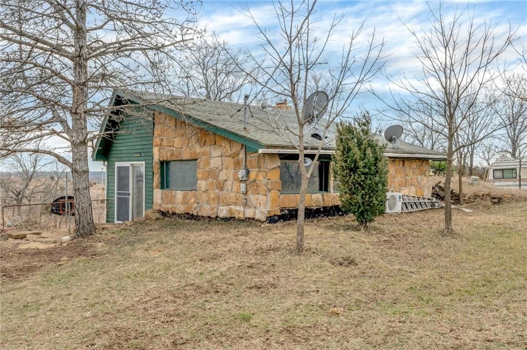 1613 E 400 Road — photo 15