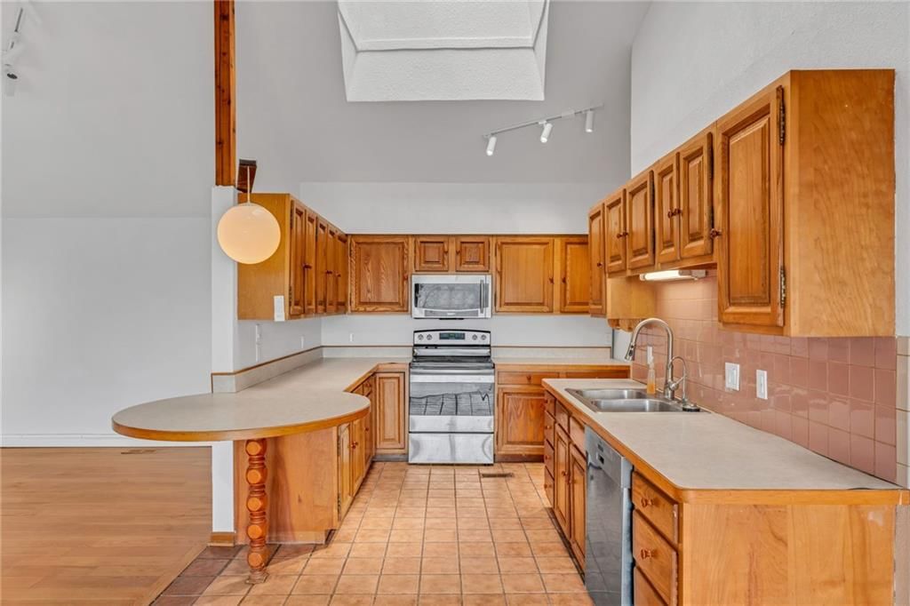 1613 E 400 Road — photo 23