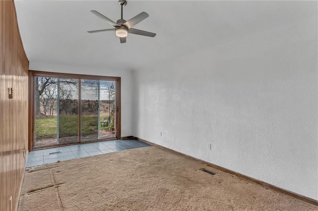1613 E 400 Road — photo 32