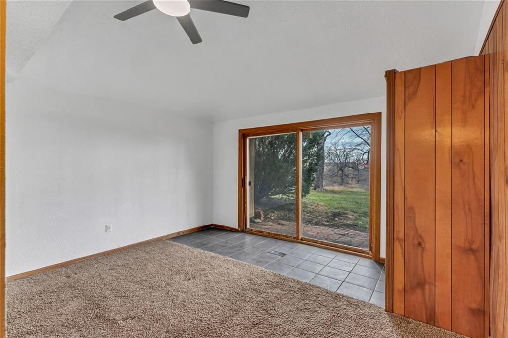 1613 E 400 Road — photo 34
