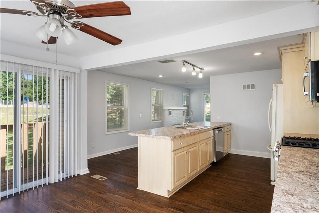 5602 NW KLAMM Drive — photo 6
