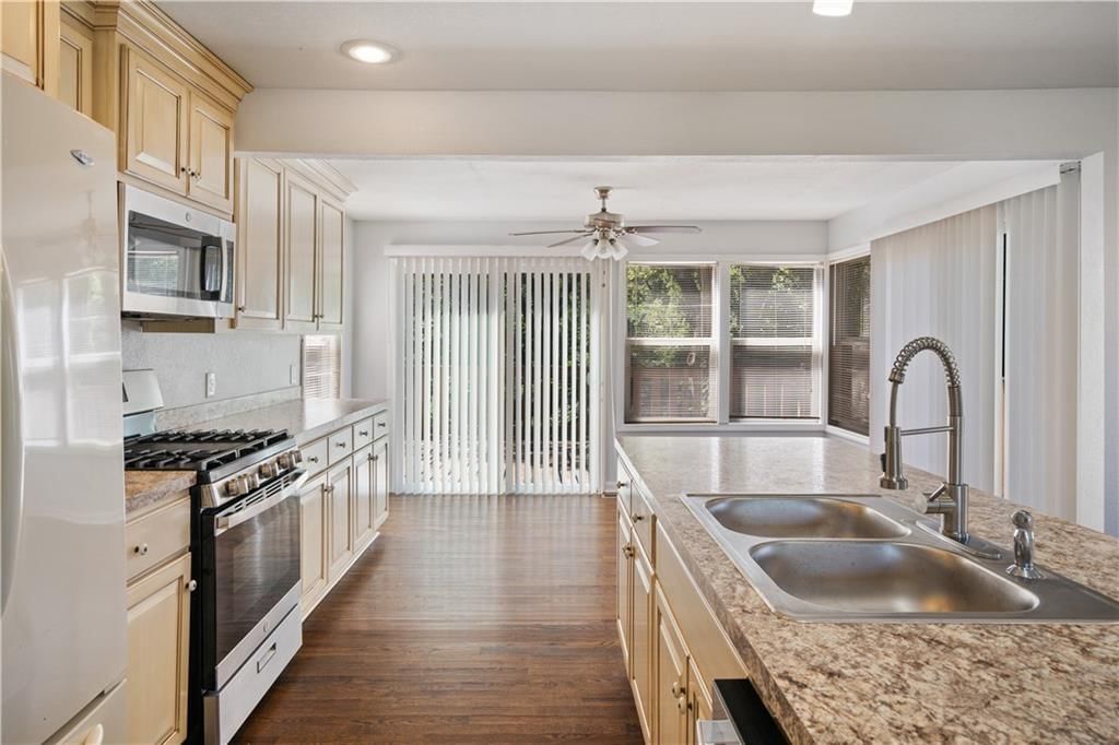 5602 NW KLAMM Drive — photo 10