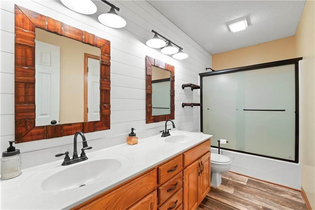 405 Sandra Lane — photo 18