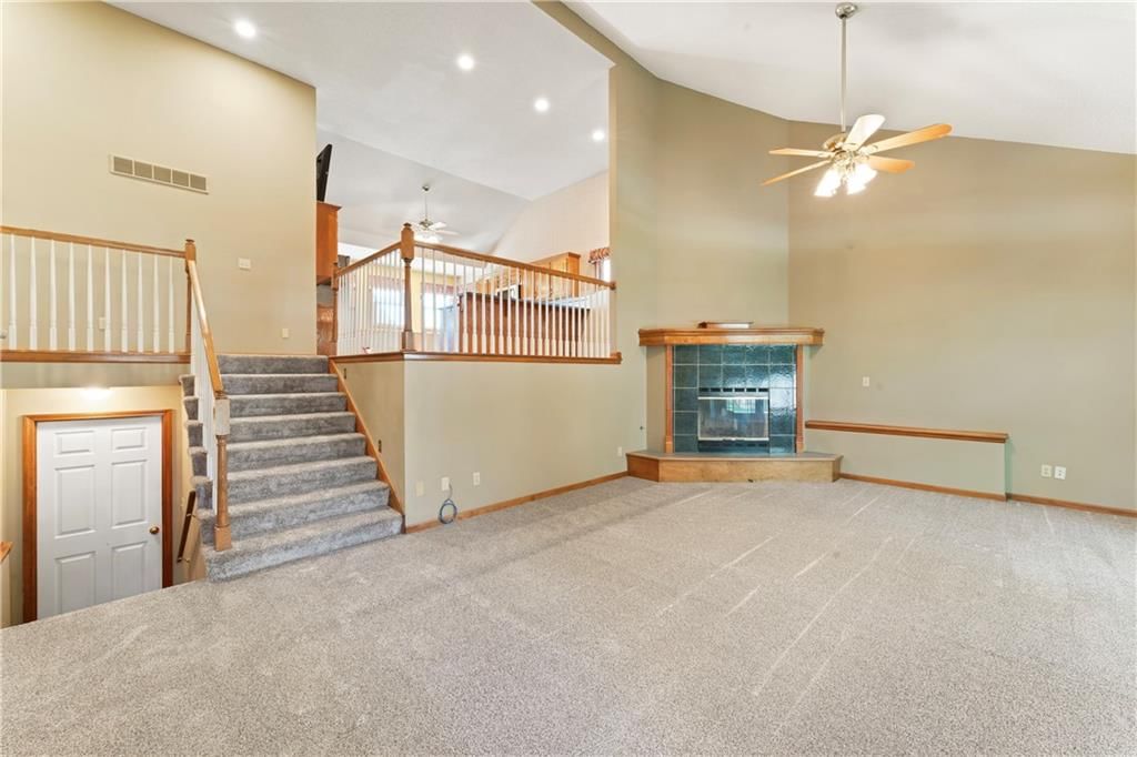 405 Sandra Lane — photo 4
