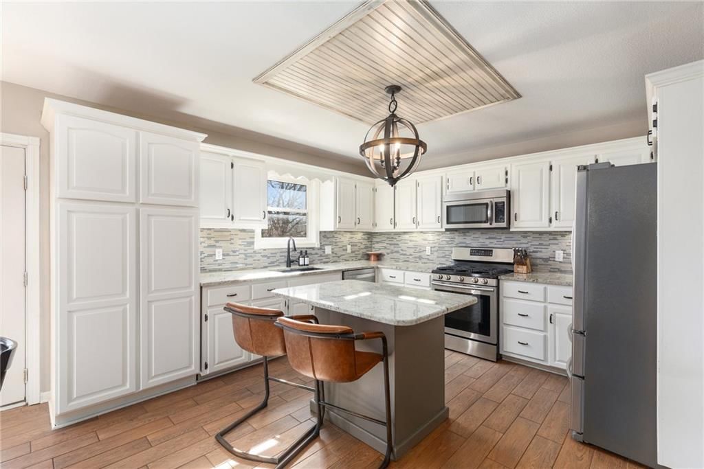 409 Meadowbrook Drive — photo 11