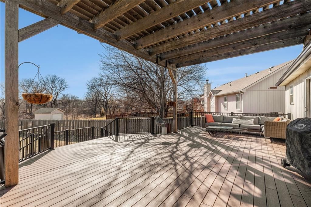 409 Meadowbrook Drive — photo 32