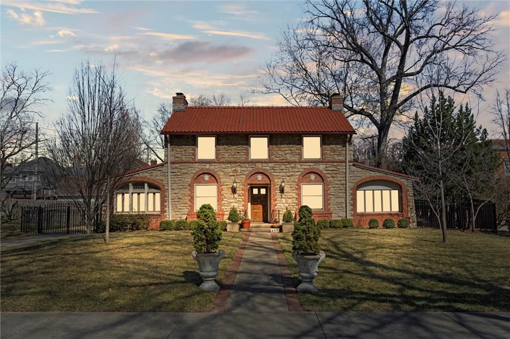 414 W Meyer Boulevard — photo 2