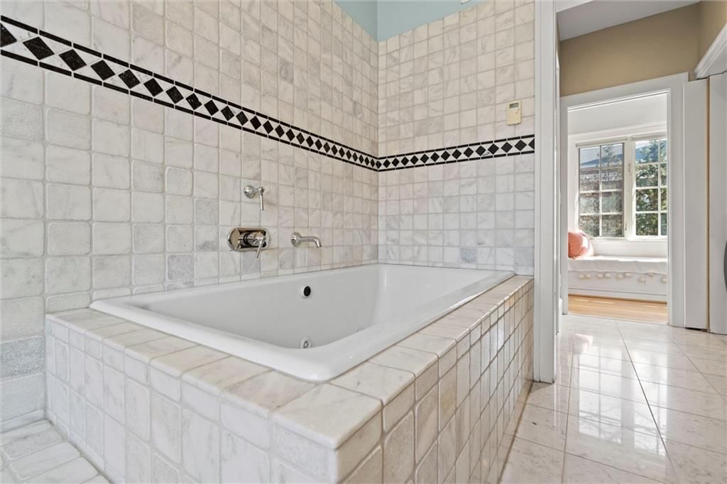 414 W Meyer Boulevard — photo 36
