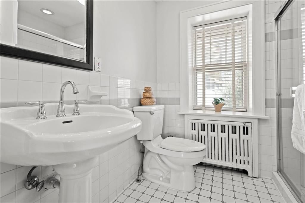 414 W Meyer Boulevard — photo 43