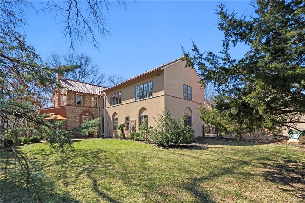 414 W Meyer Boulevard — photo 53