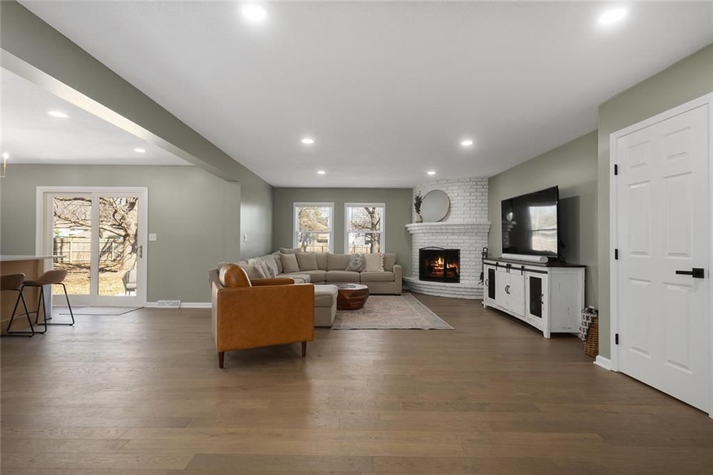 10303 BENSON Street — photo 3