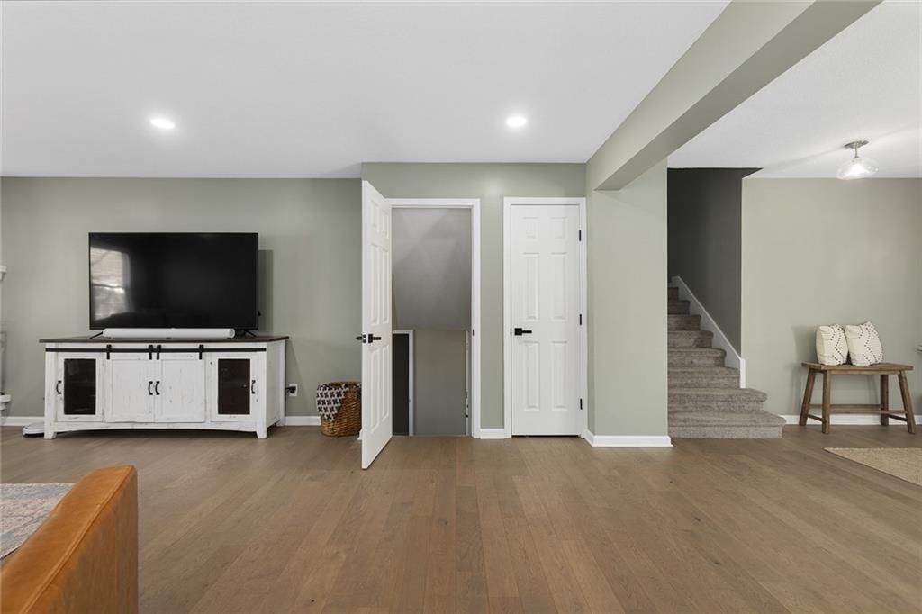 10303 BENSON Street — photo 6