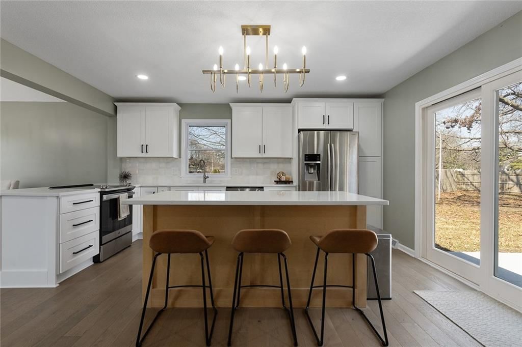 10303 BENSON Street — photo 8