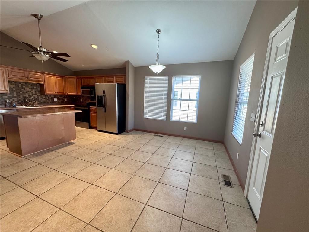 915 N Buckeye Street — photo 7