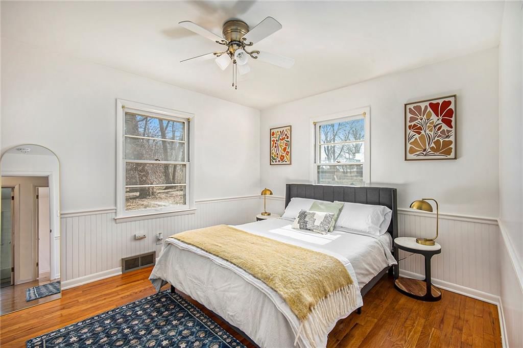 11815 Oakley Avenue — photo 12