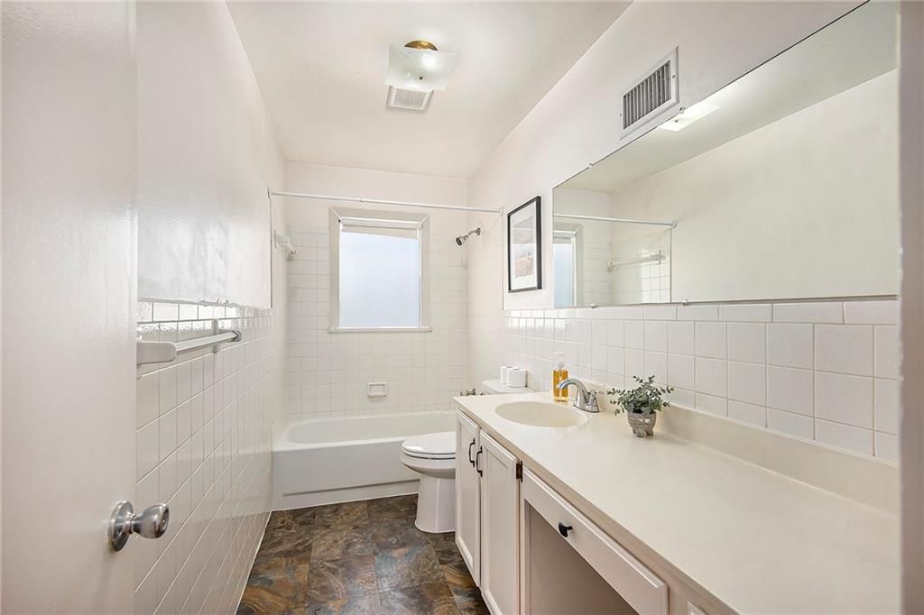 11815 Oakley Avenue — photo 15
