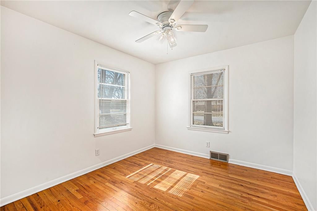 11815 Oakley Avenue — photo 16