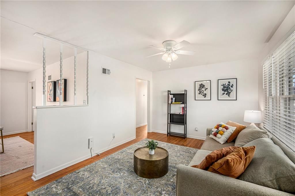 11815 Oakley Avenue — photo 5
