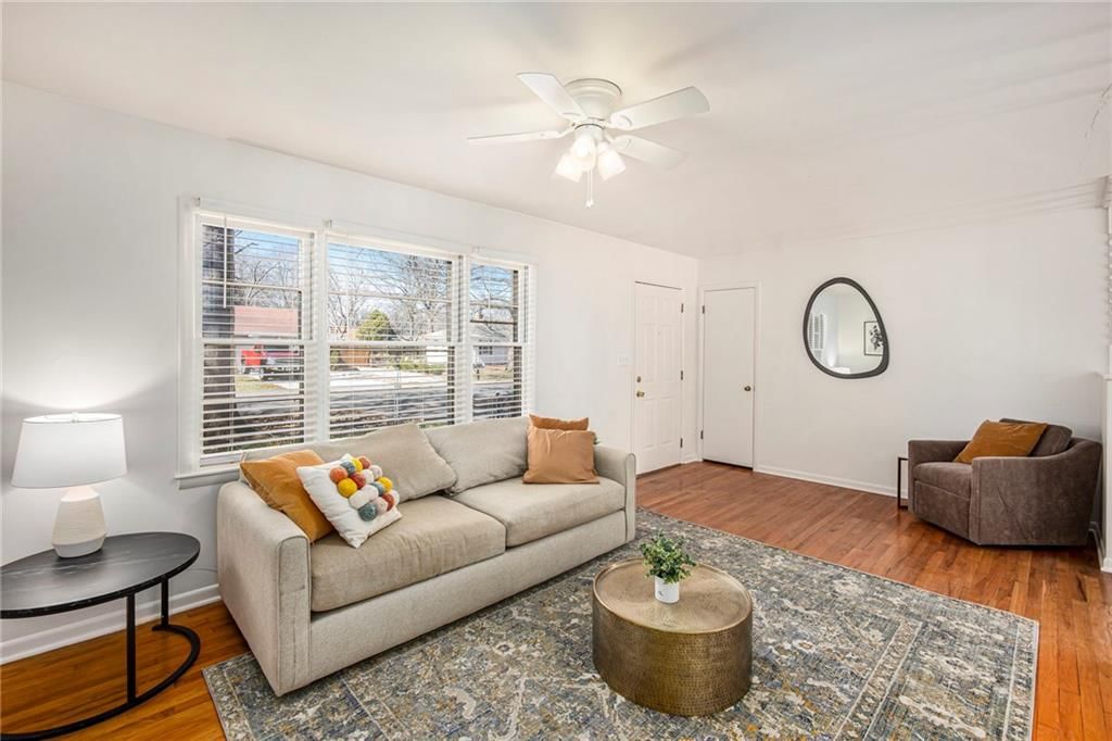 11815 Oakley Avenue — photo 6