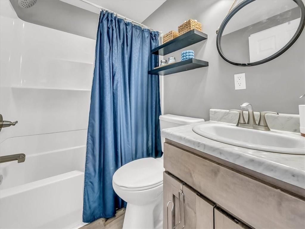 405 E 164th Terrace — photo 16