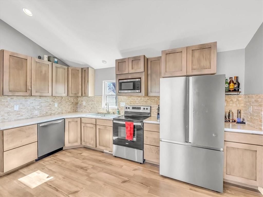 405 E 164th Terrace — photo 19