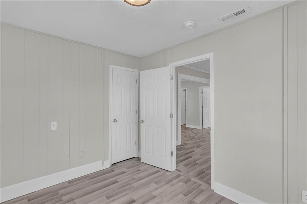 1047 S Locust Street — photo 20