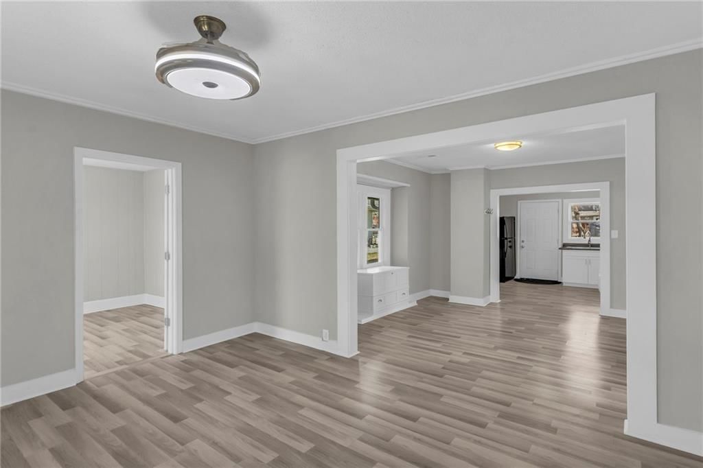 1047 S Locust Street — photo 6