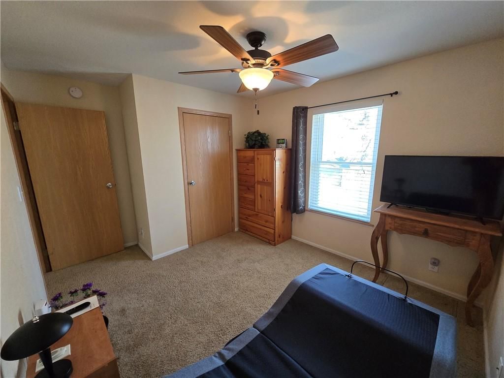 1110 E State Route V v Highway — photo 17
