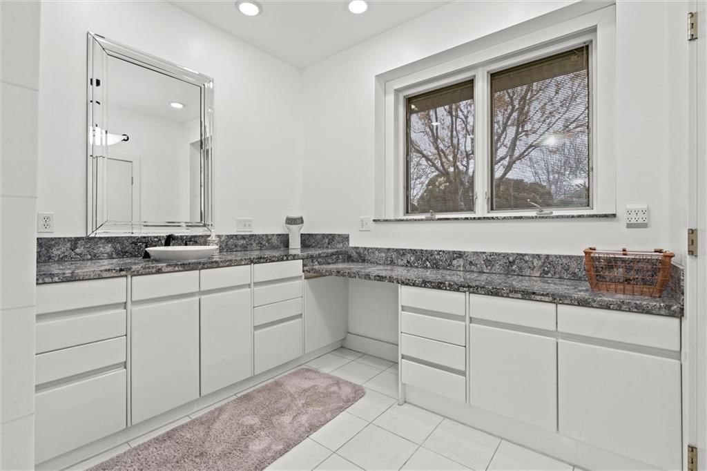 709 NW Cedar Creek Lane — photo 32